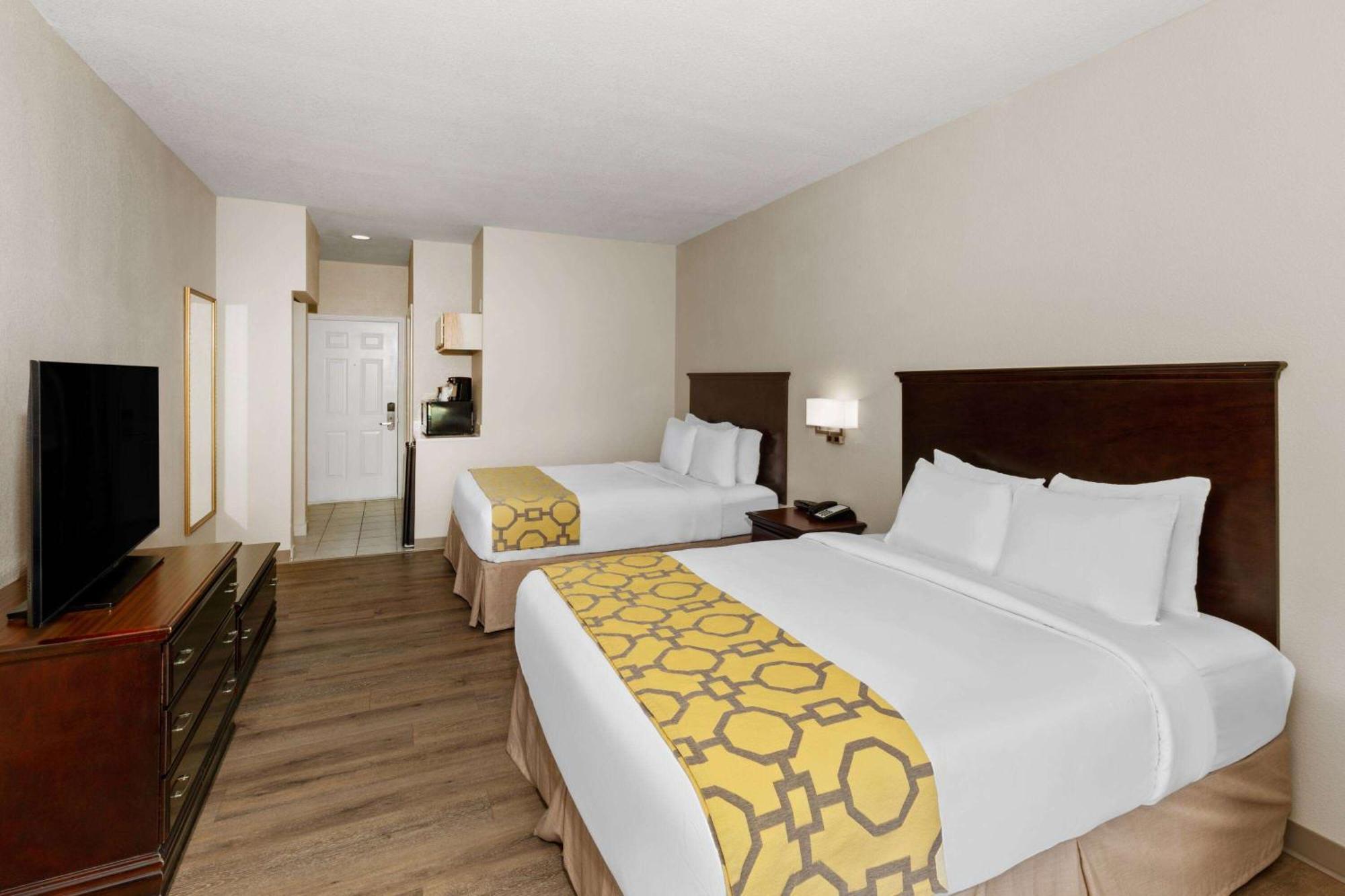 Baymont By Wyndham Houston Brookhollow Εξωτερικό φωτογραφία