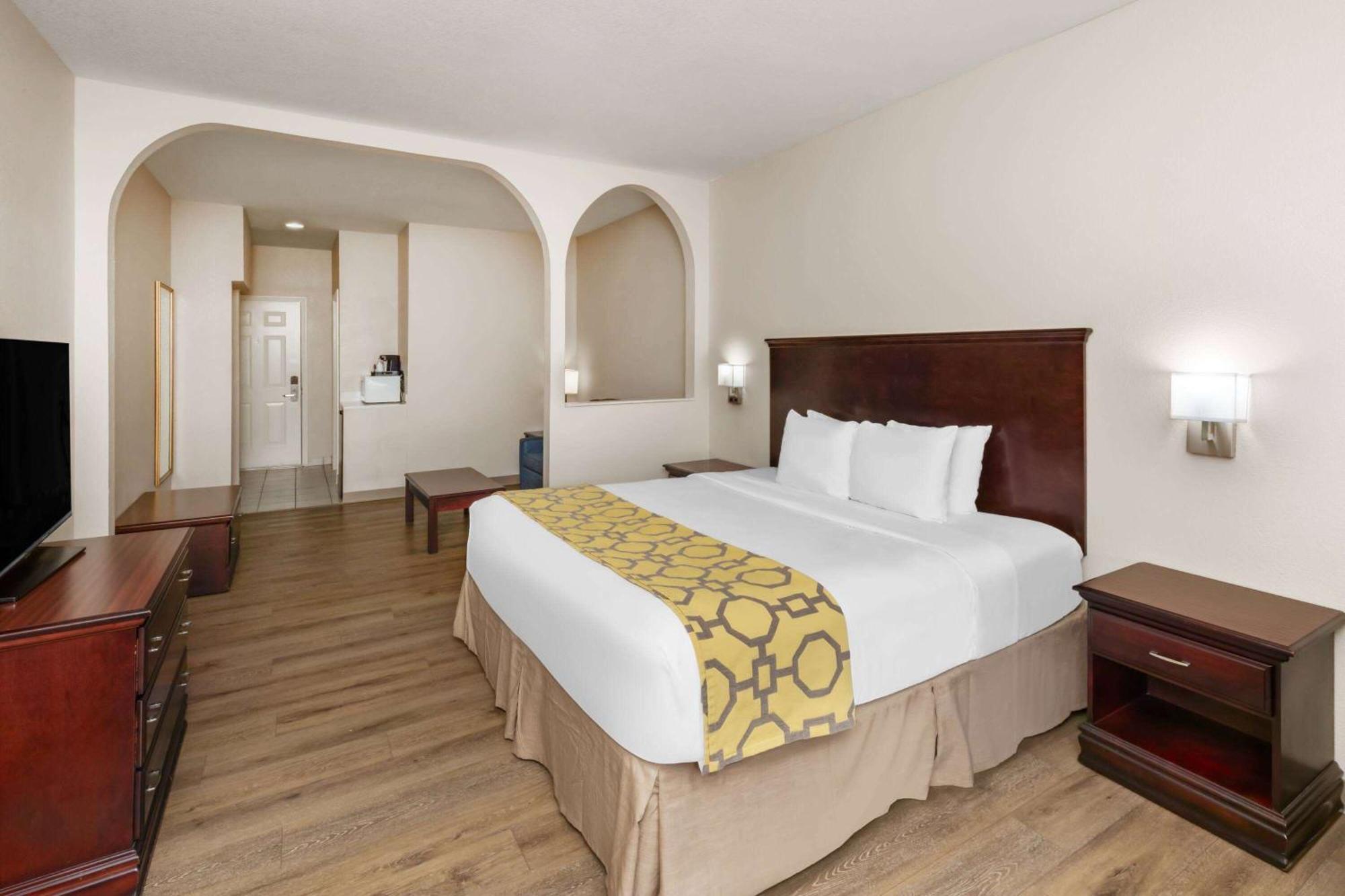 Baymont By Wyndham Houston Brookhollow Εξωτερικό φωτογραφία